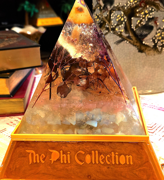 Pyramid  Lamp (Funky Forest 1)